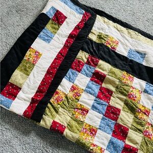 Handmade whimsical Farmhouse Baby/Lap
Blanket Hand And Machine Quilted EUC
50x53